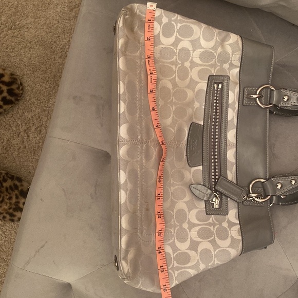 JUST REDUCED $$ Beautiful gray authentic Coach handbag - Picture 7 of 7